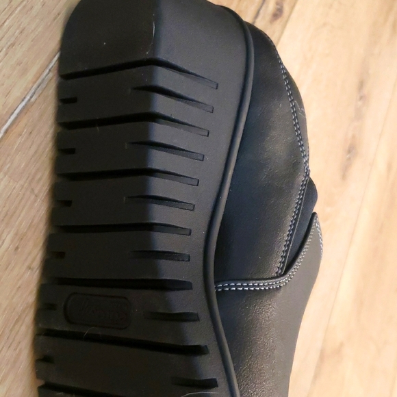 NWOT EURO SOFT WEDGE SHOES...VARIOUS SIZES - Picture 3 of 3